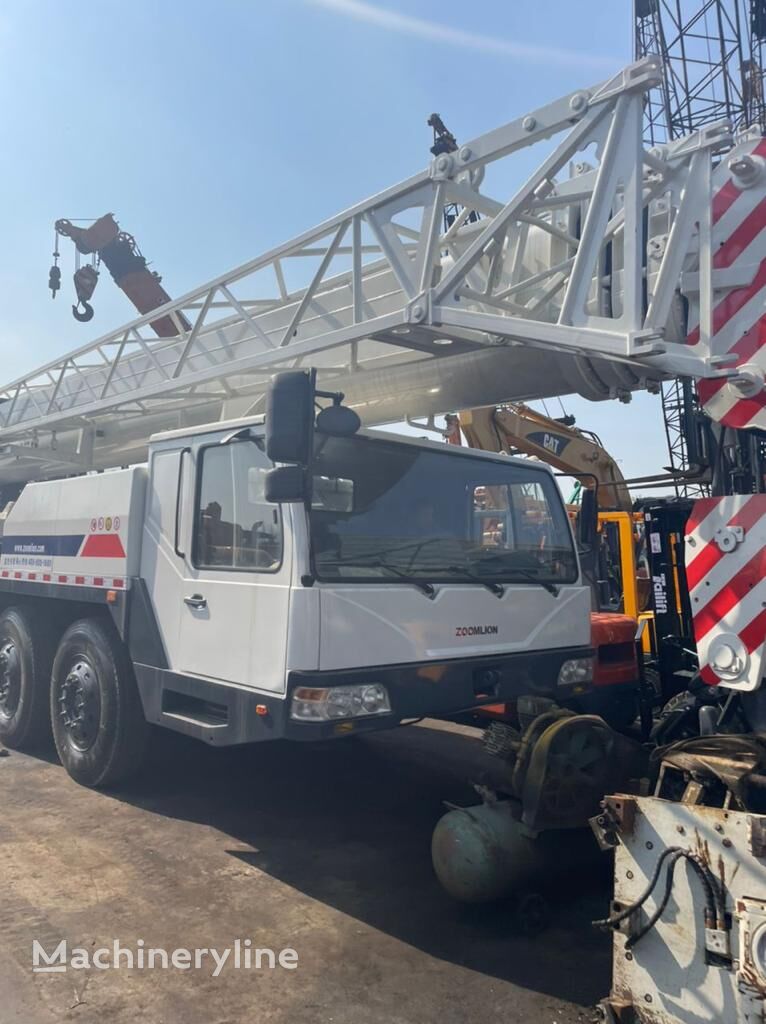 Zoomlion QY70V 70ton truck crane 移動式クレーン