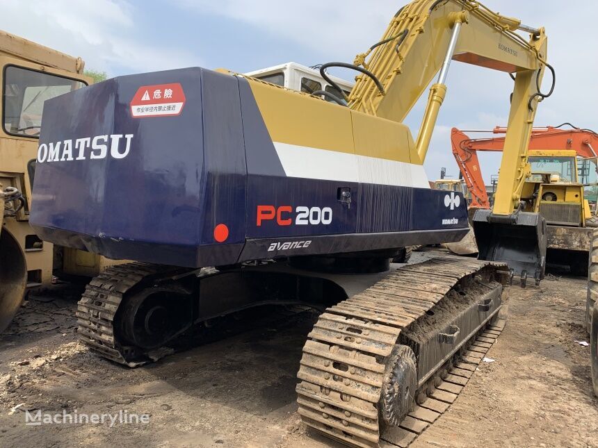 Komatsu PC200 クローラーショベル