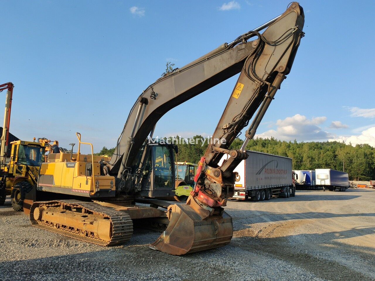 Volvo EC250 DL  クローラーショベル