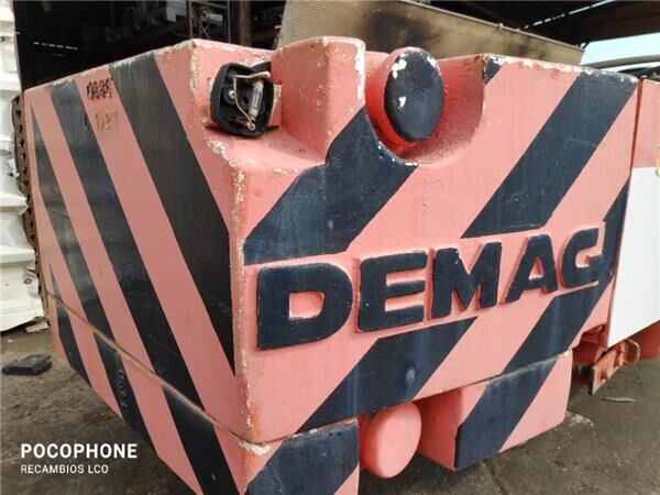 Demag   AC 155 TRACCIÓN 6X6X6 移動式クレーンカウンタウェイト